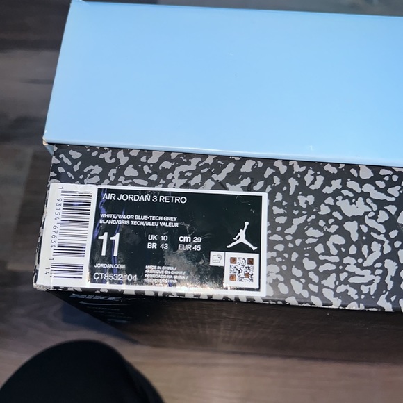 Nike Air Jordan 3 Retro “UNC” perfect condition with no crease on toe. With box - Picture 6 of 8